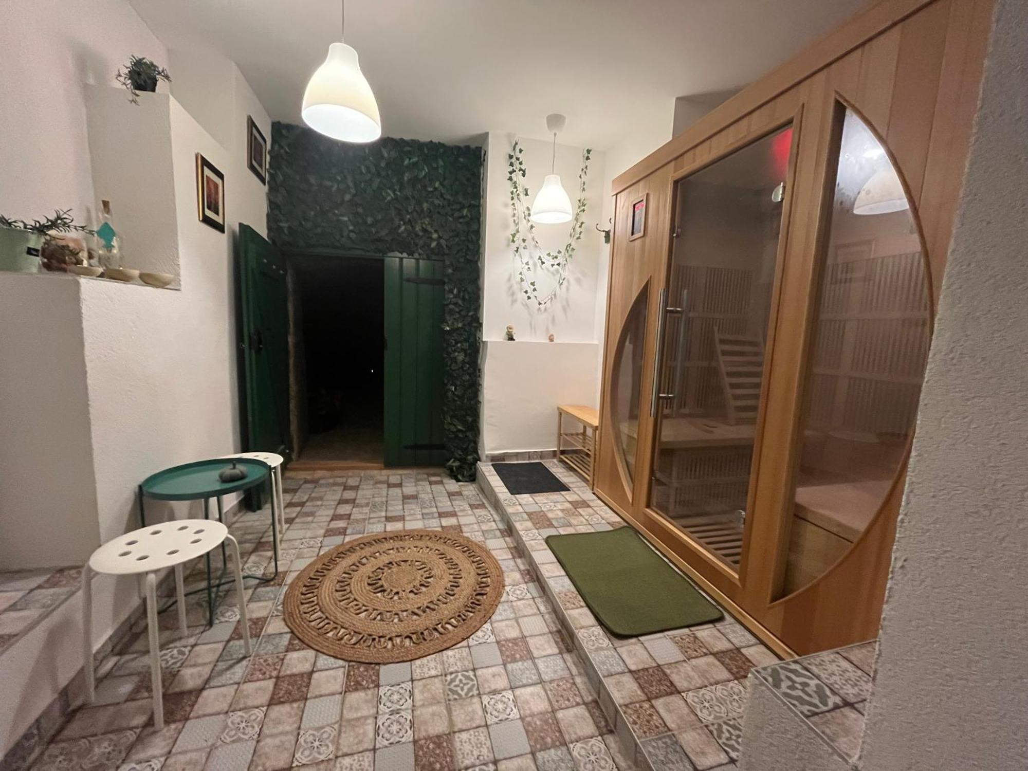 Ladislaus Schnaps-Haus Falusi Vendeghaz Csolnok エクステリア 写真